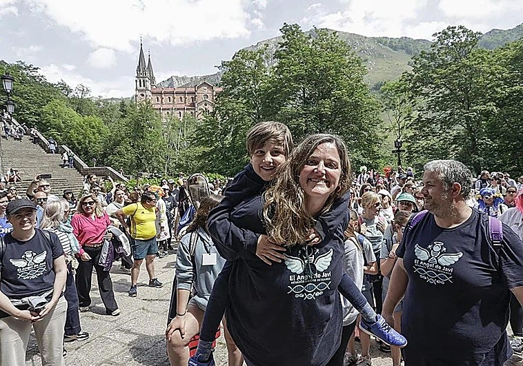Iván Espada, enfermero: «La esperanza de Javi cuesta 1,5 millones. Duele que la frontera entre la vida y el deterioro sea económica, no médica» ( El Comercio 09.03.26)